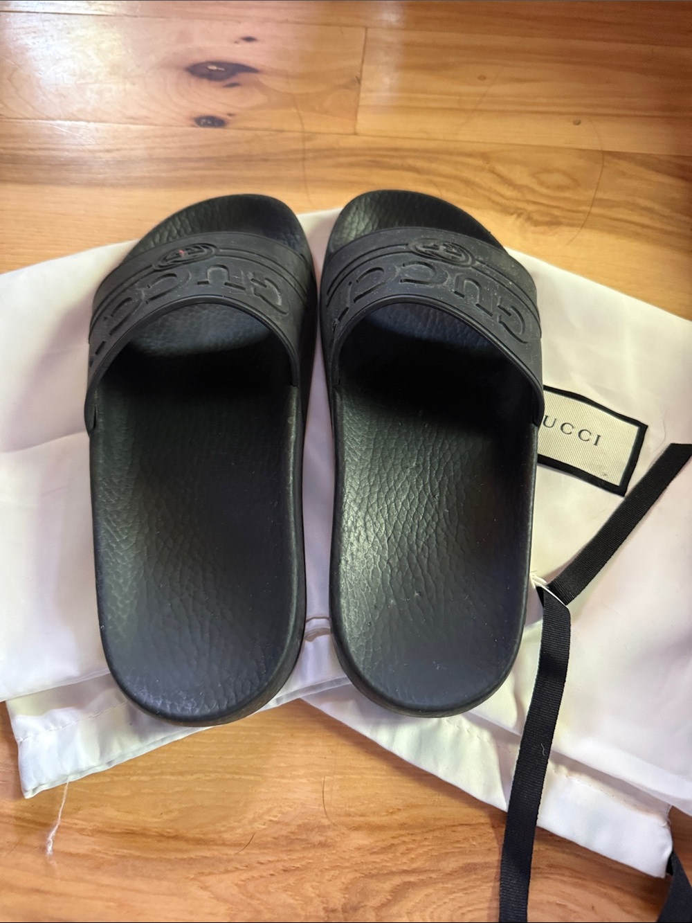 Gucci Black Logo Rubber Slide Sandals - Picture 4 of 4